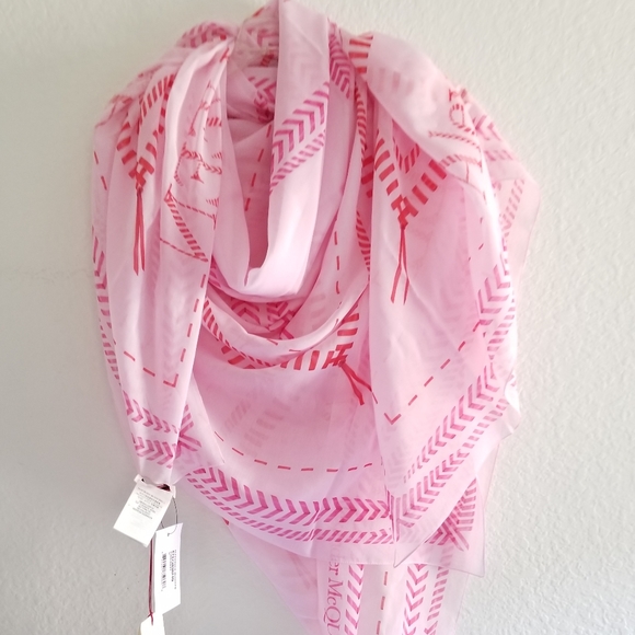 Alexander McQueen Logo XL Whipstitch Cotton & Silk Rectangular Scarf Pink - Picture 3 of 9